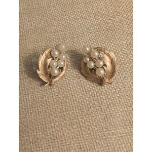 Vintage Crown Trifari Faux Pearl Thistle Gold Tone Clip Earrings